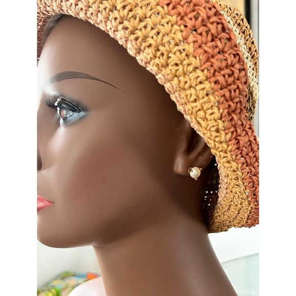 3 Pairs of Stud Earrings - Picture 6 of 7